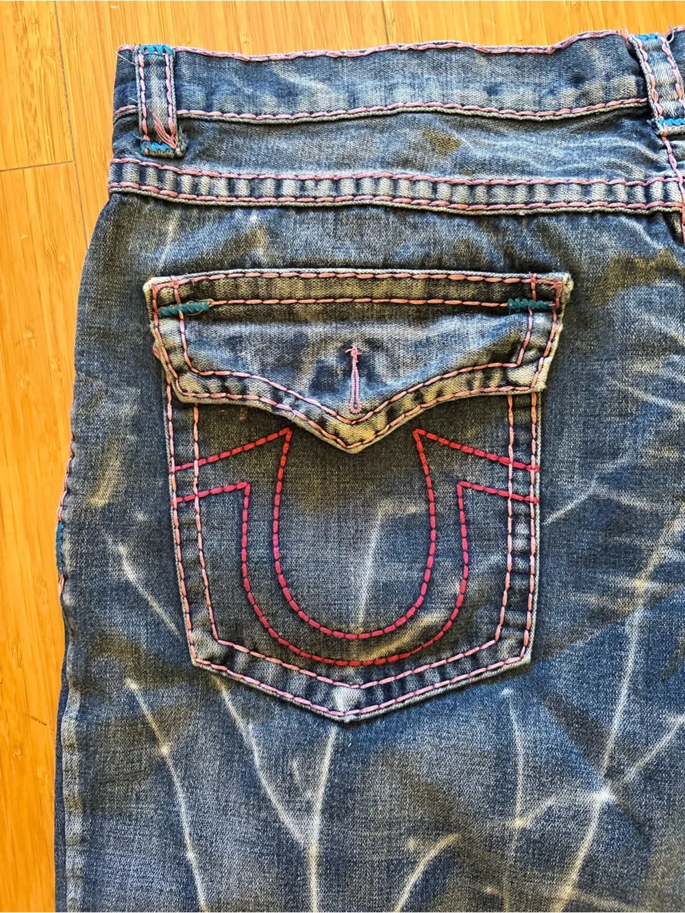 True Religion Men’s Denim Shorts Size 36 Distressed Ripped Pink Stitch Horseshoe